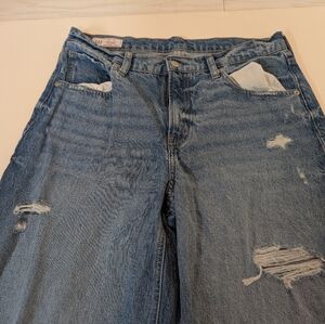 Gap women's Blue Distressed Jeans